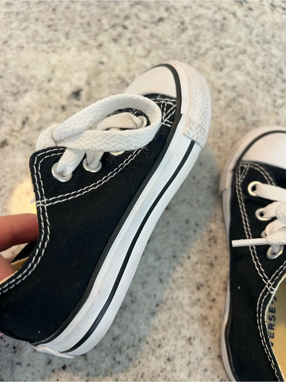 Converse shoes size 6